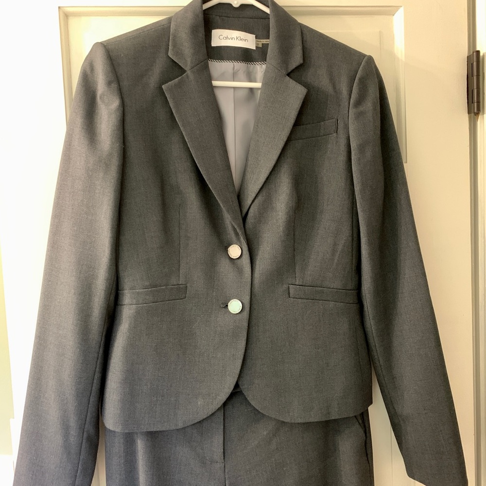 Calvin Klein, Size 2, Gray Women’s Suit Set